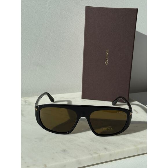 NEW Tom Ford Edward FT1002 Sunglasses in Black - Picture 3 of 6
